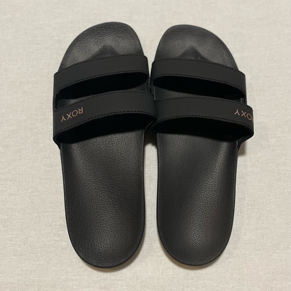 Roxy Slides - Picture 4 of 6